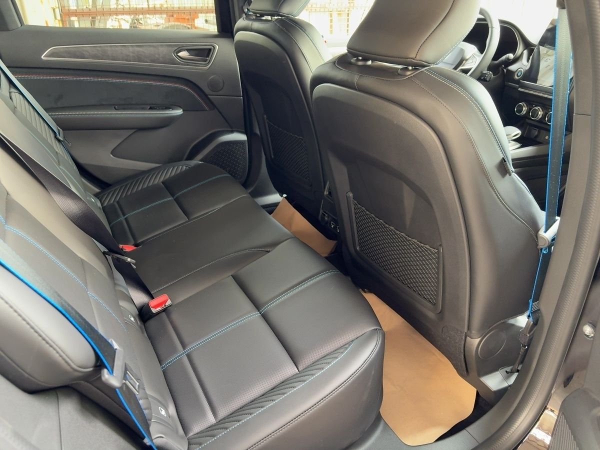 Renault Arkana ESPRIT ALPINE Full Hybrid - Samsaru's Car Outlet