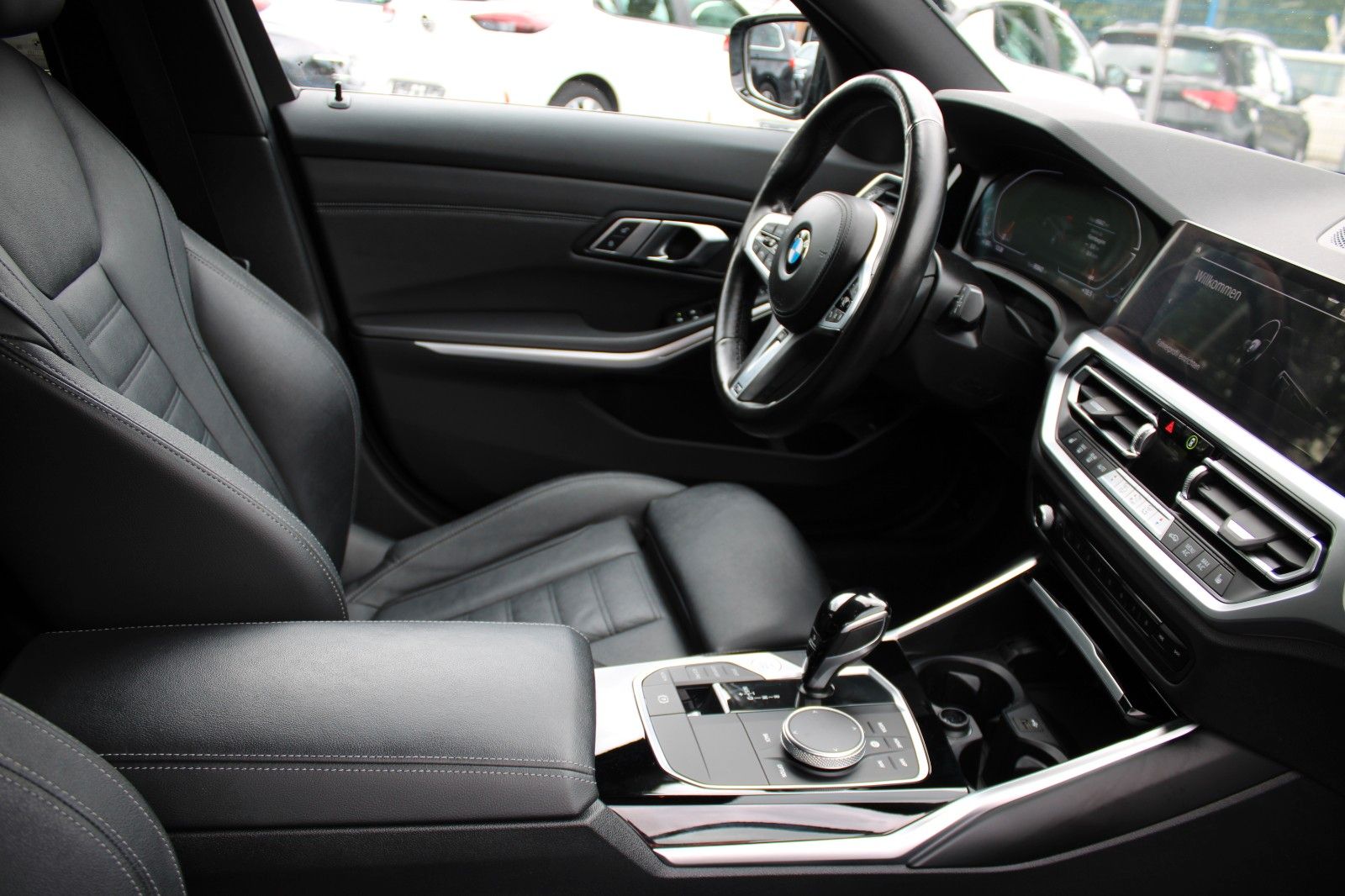 BMW 320 d Sport Line - Samsaru's Car Outlet