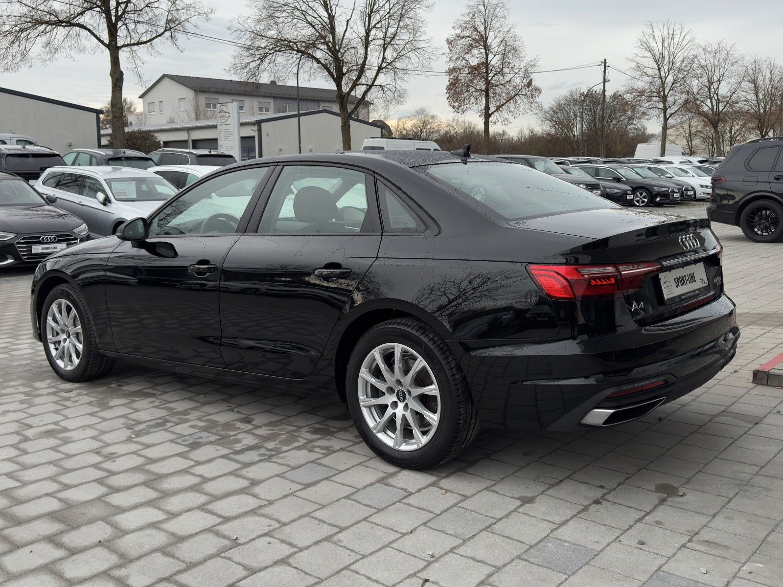 Audi A4 Lim. 40 TDI quattro S-Tr. - Samsaru's Car Outlet