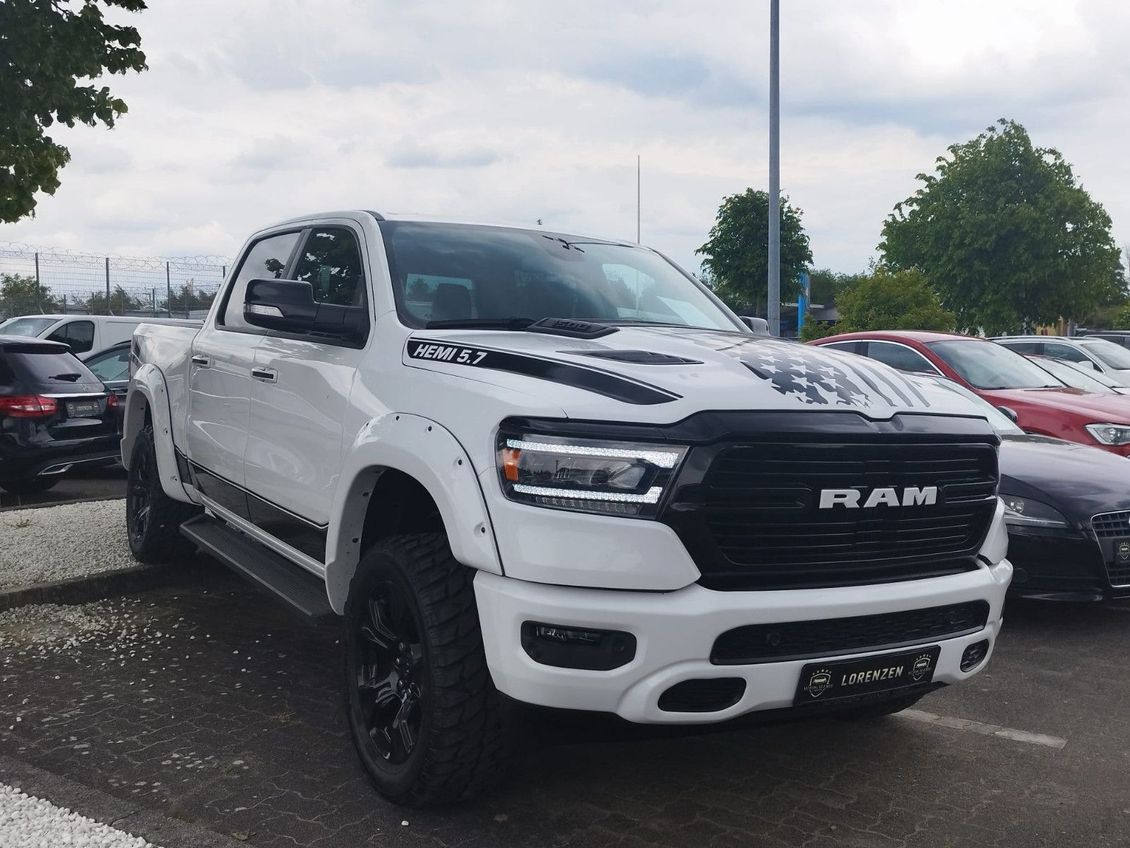 Dodge RAM 1500 Laramie Crew Cab 4x4  Kamera Leder LED