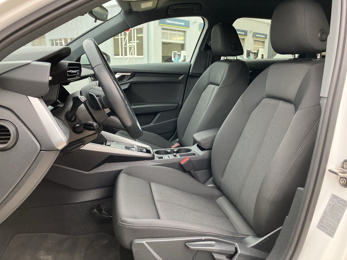 Audi A3 SPORTBACK 35 TFSI S-LINE +LED+SHZ+NAVI+TEMPO+