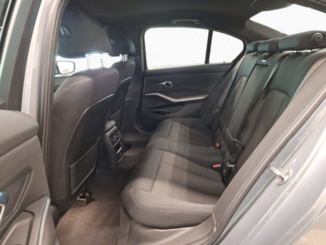 BMW 320d xDrive Limousine - Samsaru's Car Outlet
