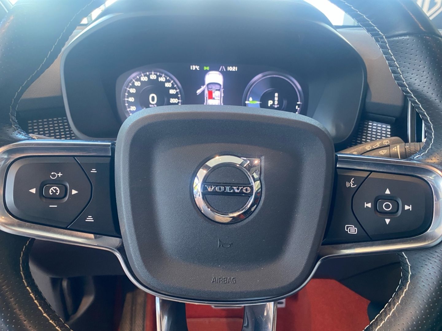Volvo XC40 T5 Recharge DKG R-Design *AHK*360°*Pano*H/K
