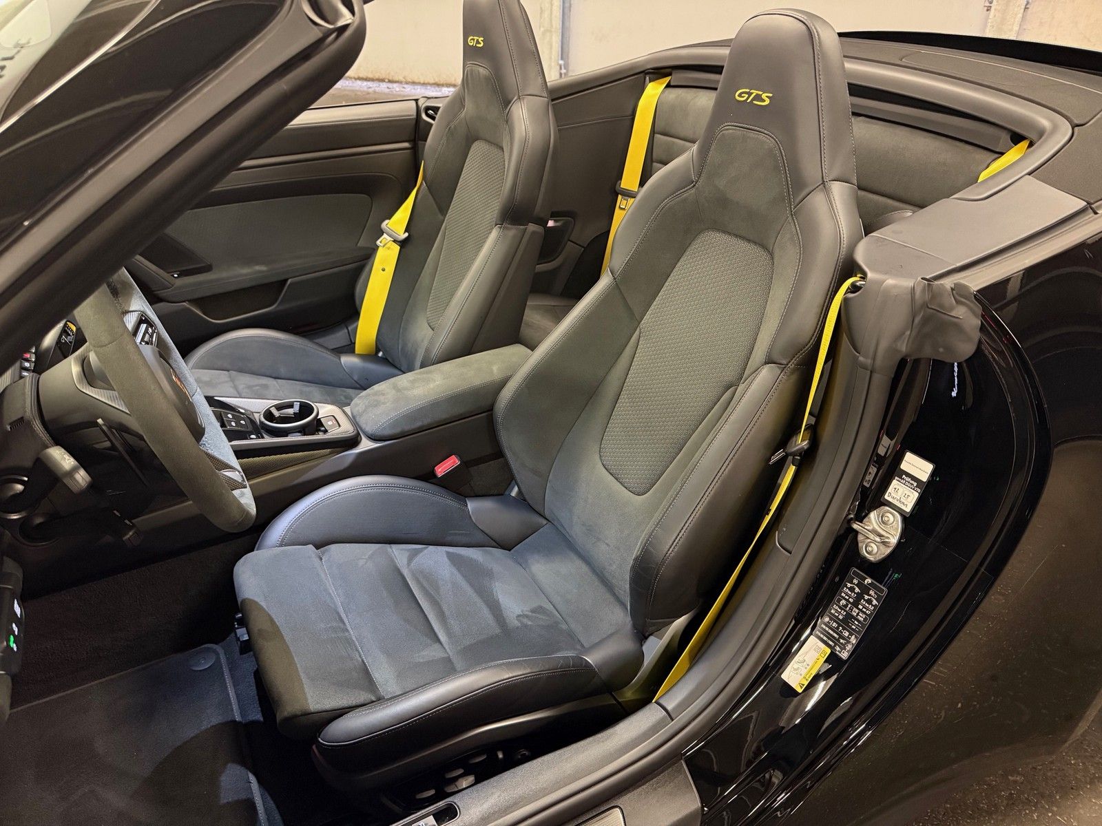 Porsche Carrera 4 GTS Cabriolet *MATRIX*CARBON-EXT*CHRON