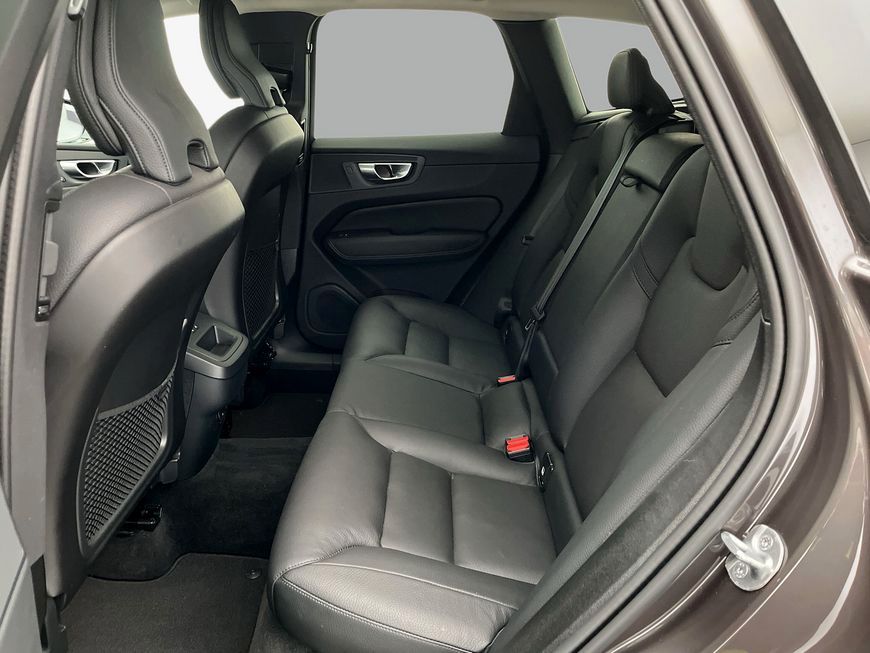 Volvo XC60 B4 AWD Plus-Dark Aut PilotAssist BLIS Leder