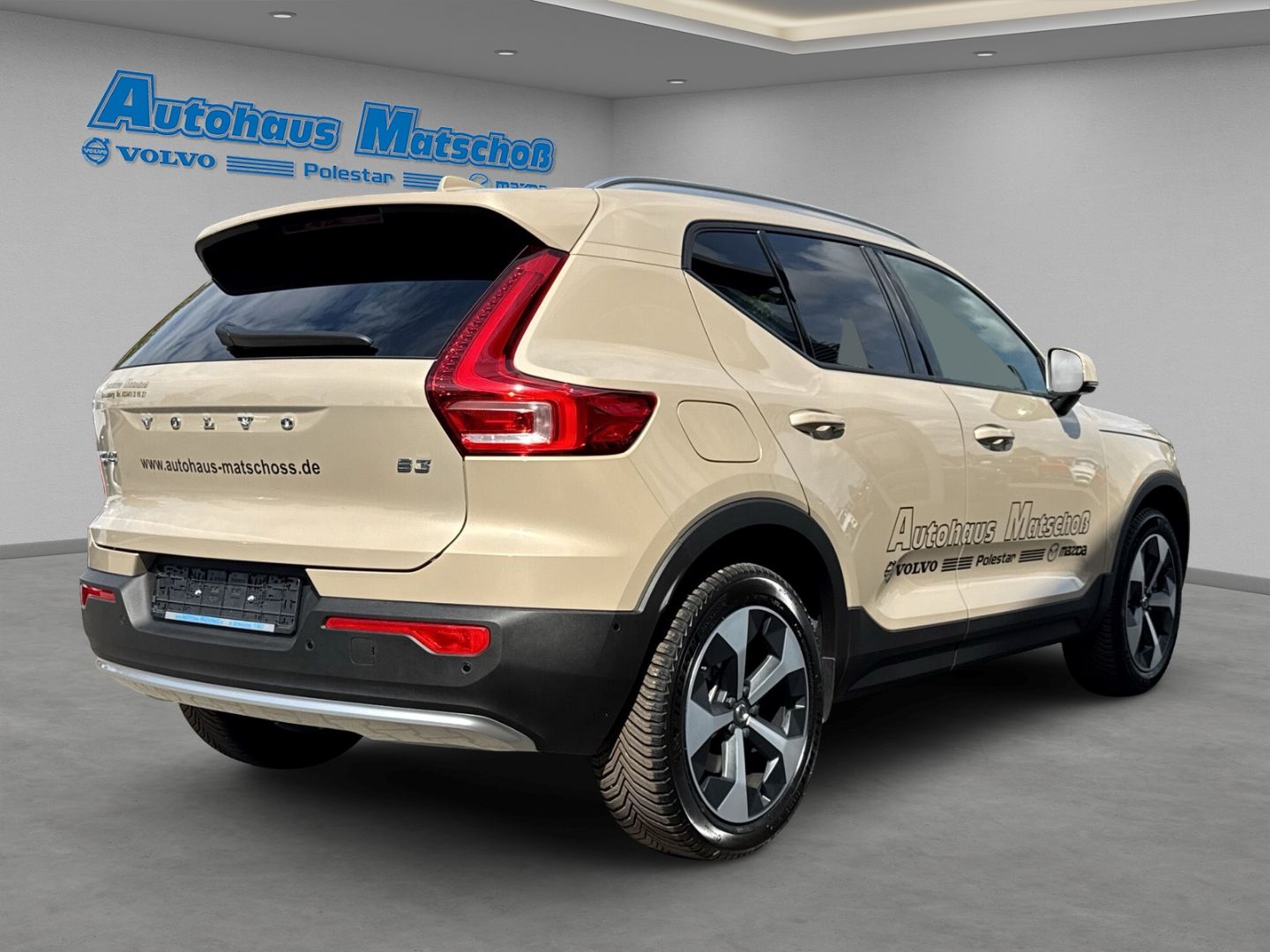 Volvo XC40 Core B3 - Samsaru's Car Outlet