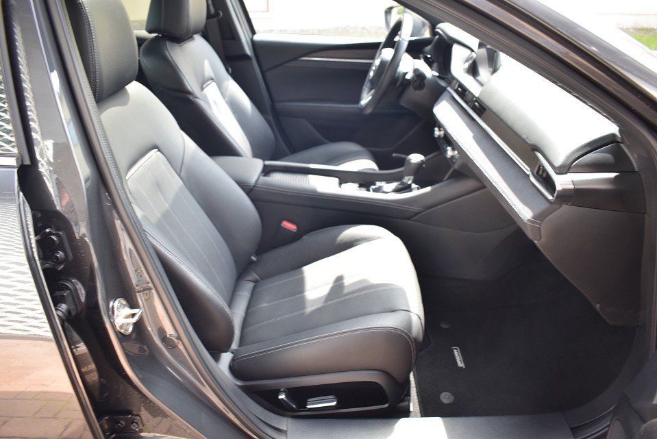 Mazda 6 Lim. 2.5 194PS Takumi Leder Bose Matrix-LED 36