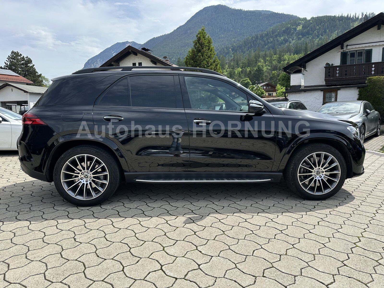 Mercedes-Benz GLE 450 d 4MATIC AMG 360° STH DIST PANO AHK BURM