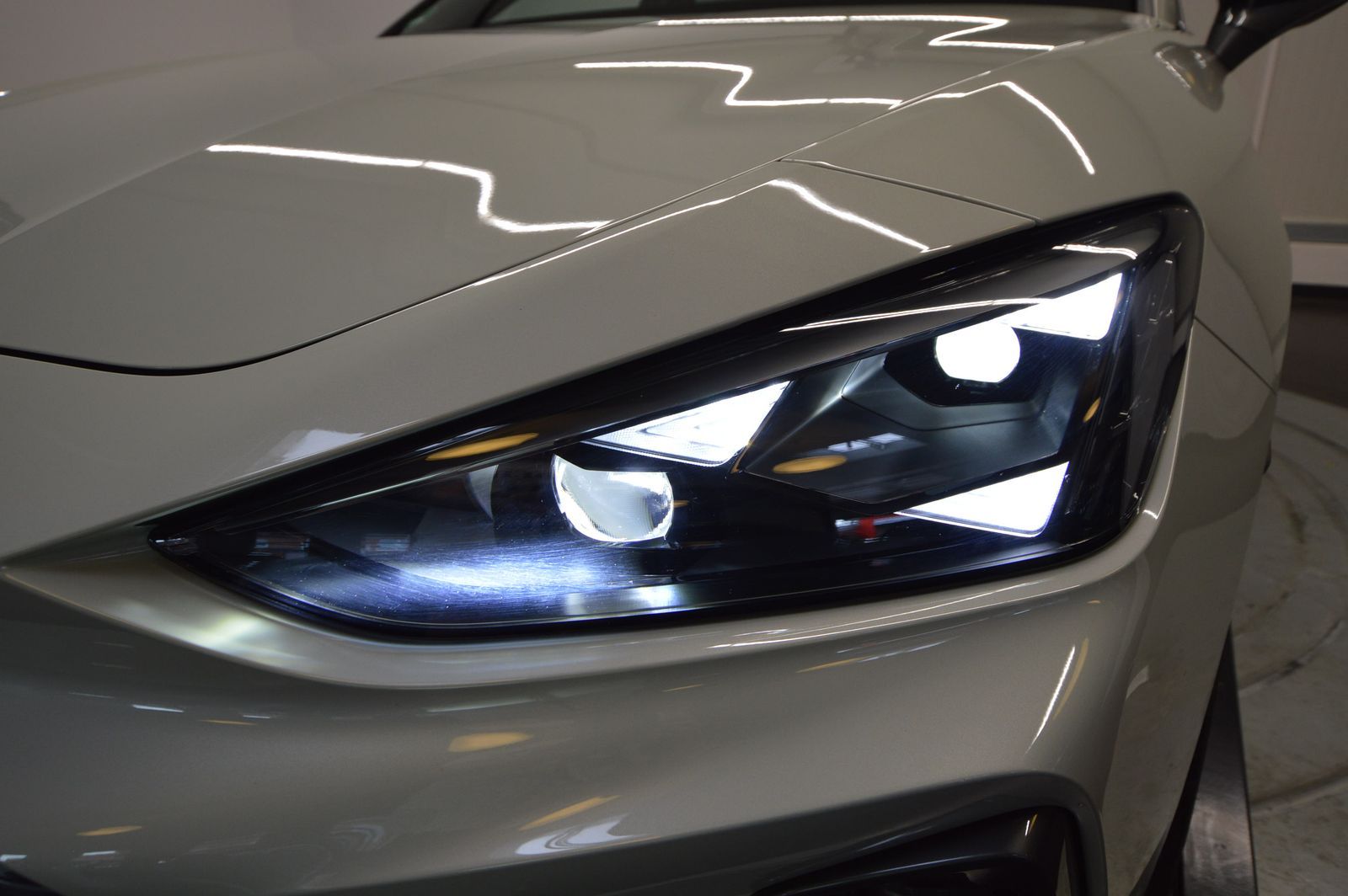Cupra Leon 1.5 eTSI - Samsaru's Car Outlet