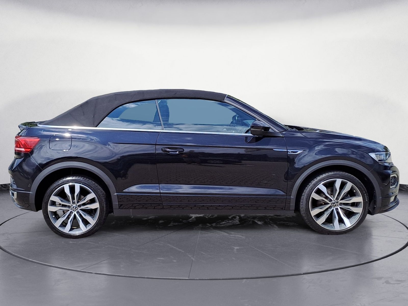 Volkswagen T-Roc R-Line - Samsaru's Car Outlet
