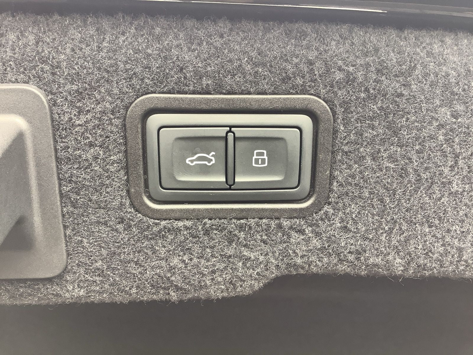 Audi A8 60TDI quattro - Samsaru's Car Outlet