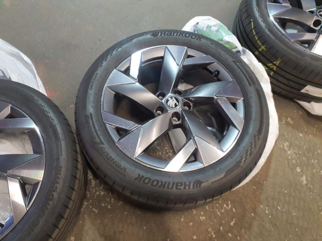 Skoda Kodiaq iV Sportline AHK MatrLED TechPack R-Kam
