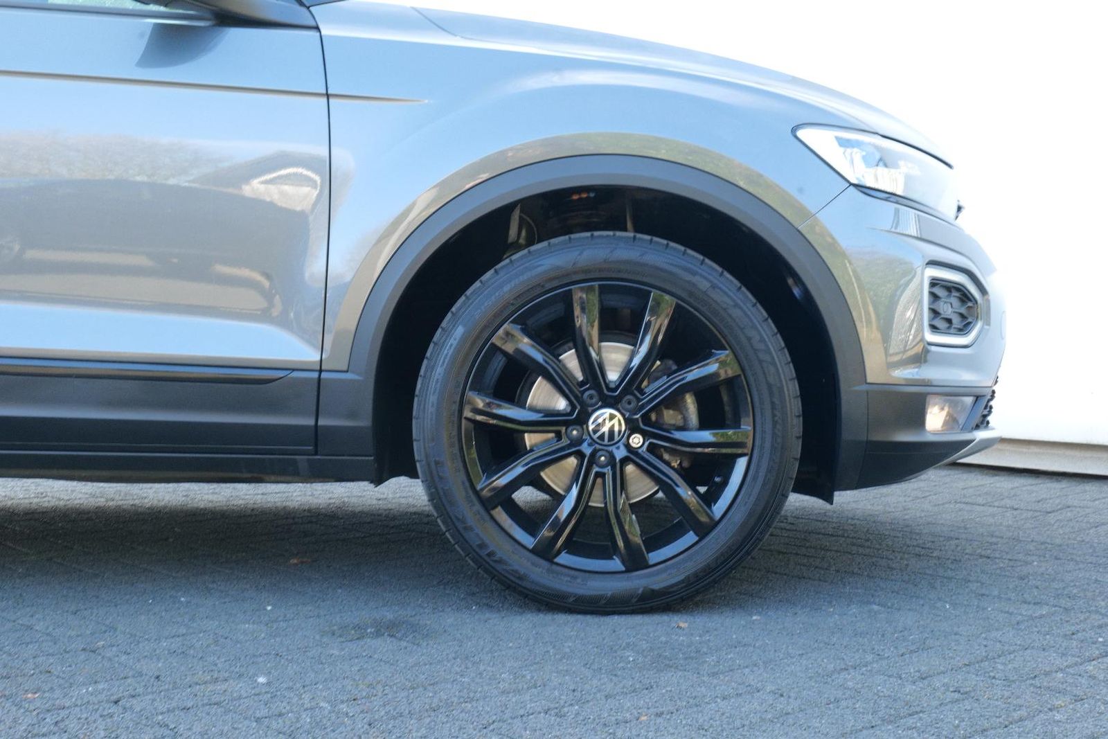 Volkswagen T-ROC Sport 1.5 TSI - Samsaru's Car Outlet