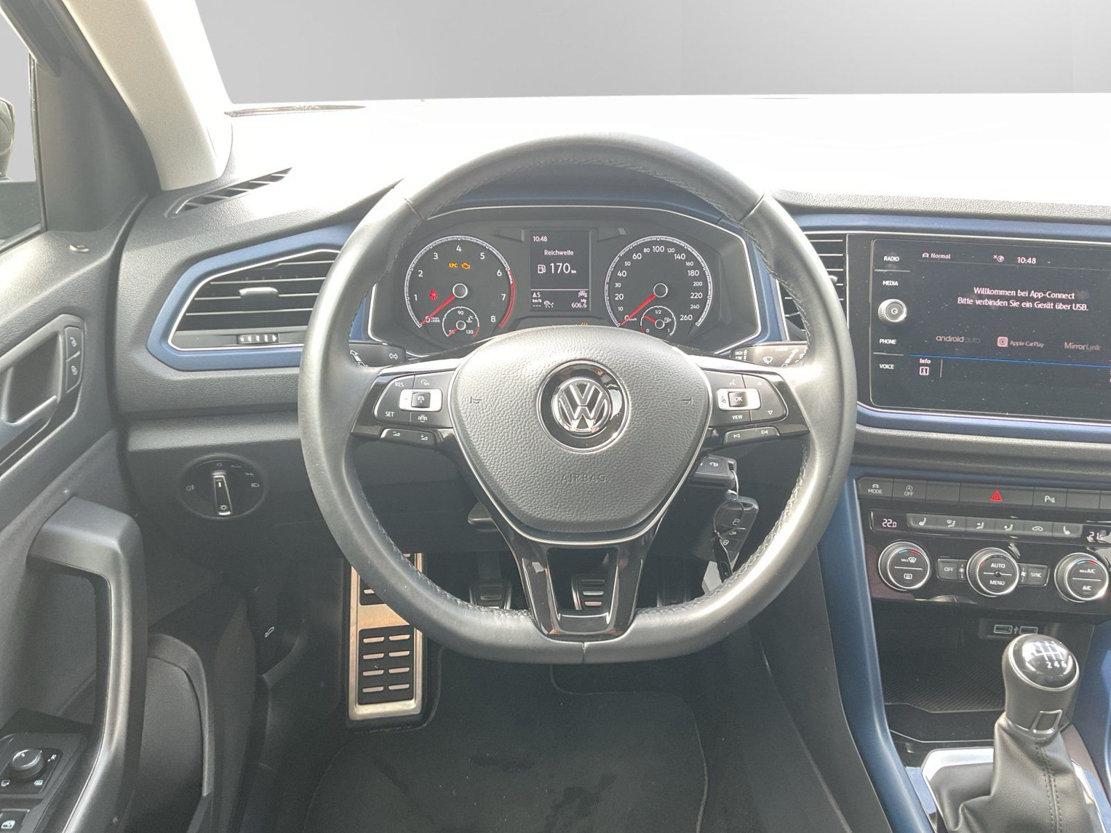Volkswagen T-Roc 1.5 TSI United - Samsaru's Car Outlet