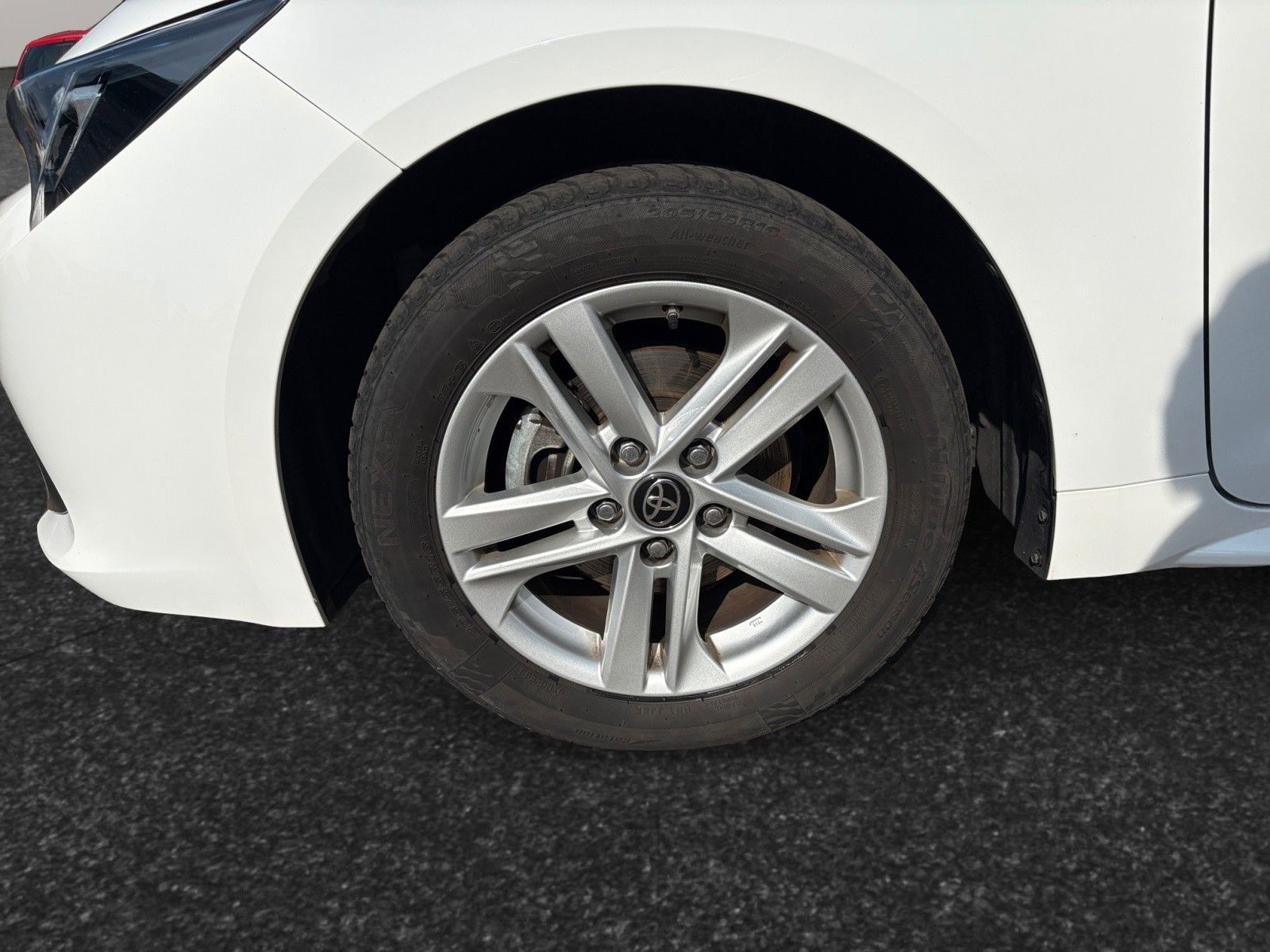 Toyota Corolla Touring Sports Hybrid Business Edition - Samsaru's Car Outlet