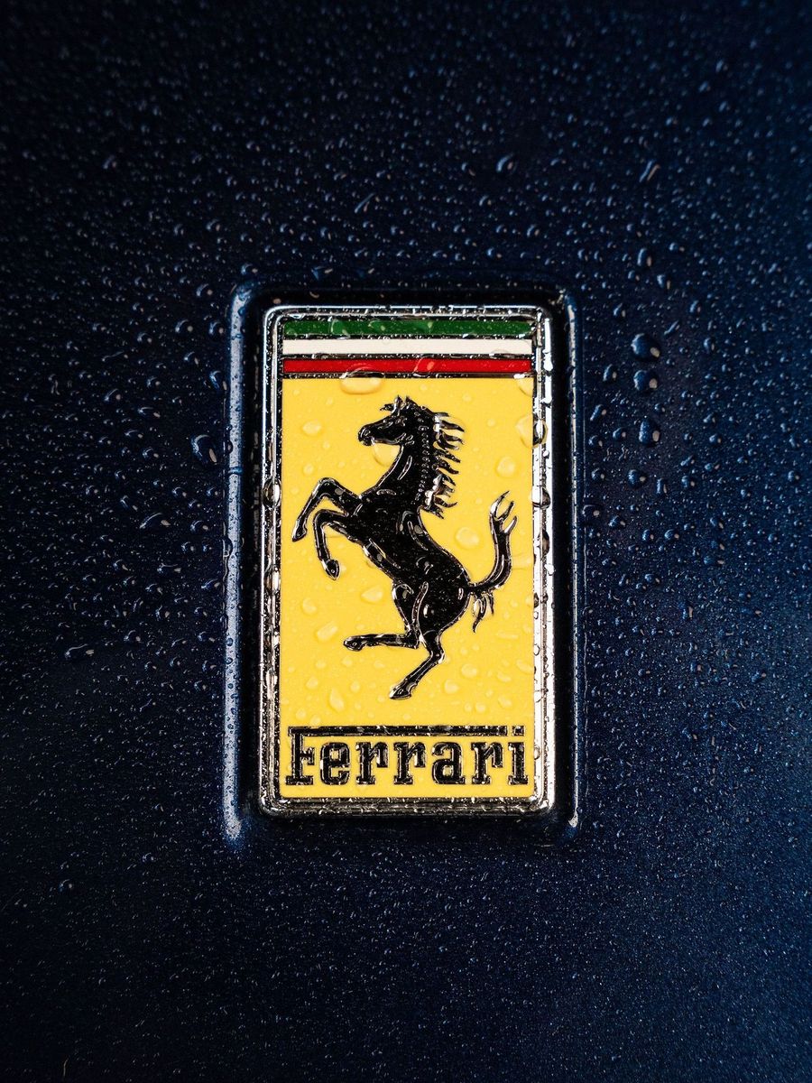 Ferrari Roma Matrix LED 20 Zoll JBL Approved