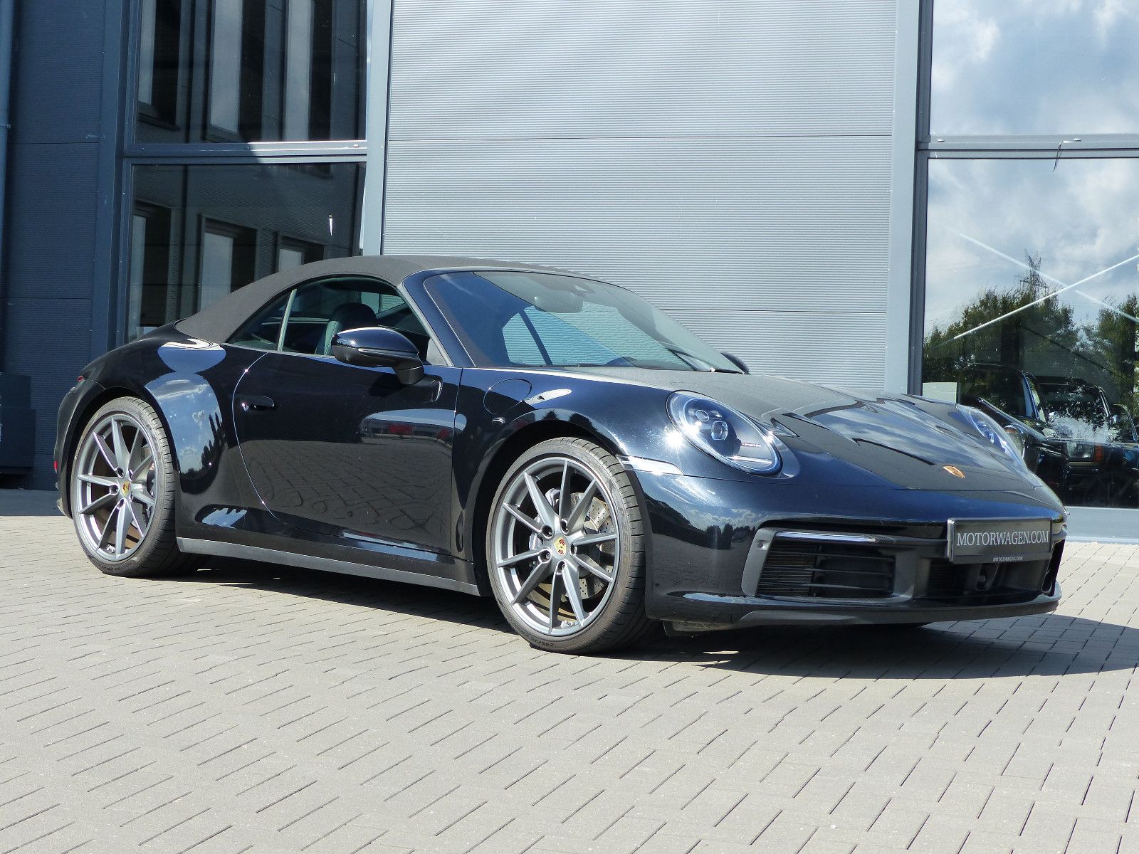 Porsche 992 Carrera 4 Cabriolet