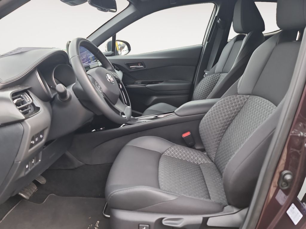 Toyota C-HR Hybrid - Samsaru's Car Outlet
