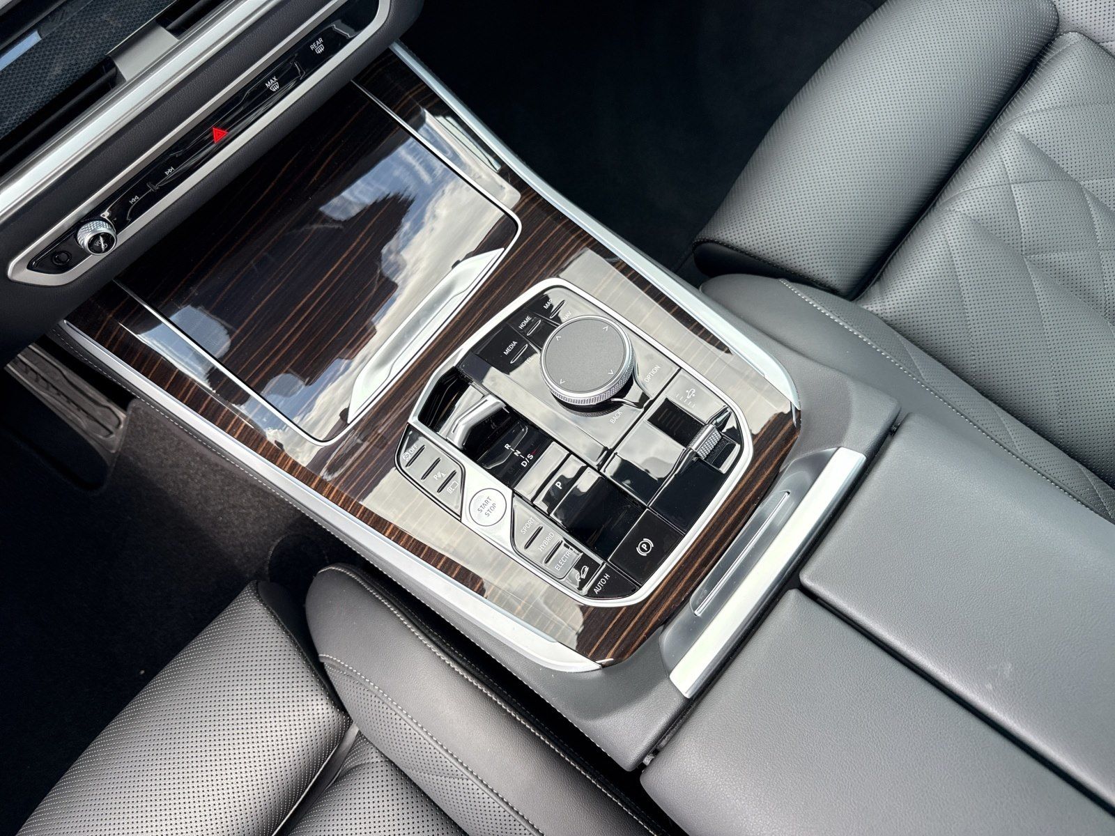 BMW X5 xDrive50e M Sport|AHK|Pano|LC-Prof.|H/K
