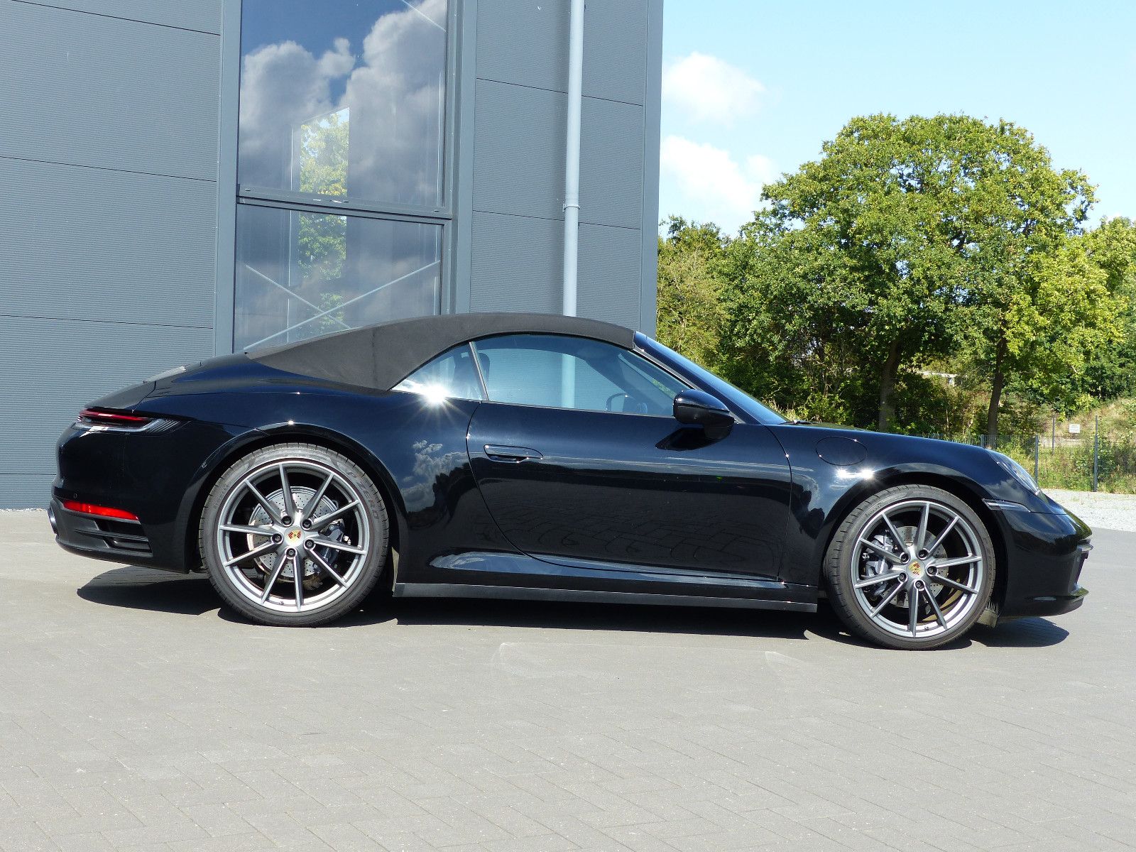 Porsche 992 Carrera 4 Cabriolet