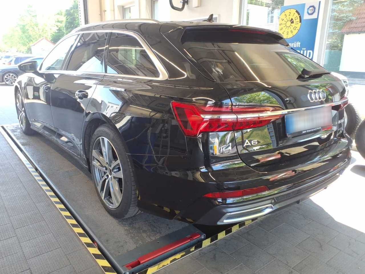 Audi A6 Avant S-Line 40 TDI S tronic - Samsaru's Car Outlet