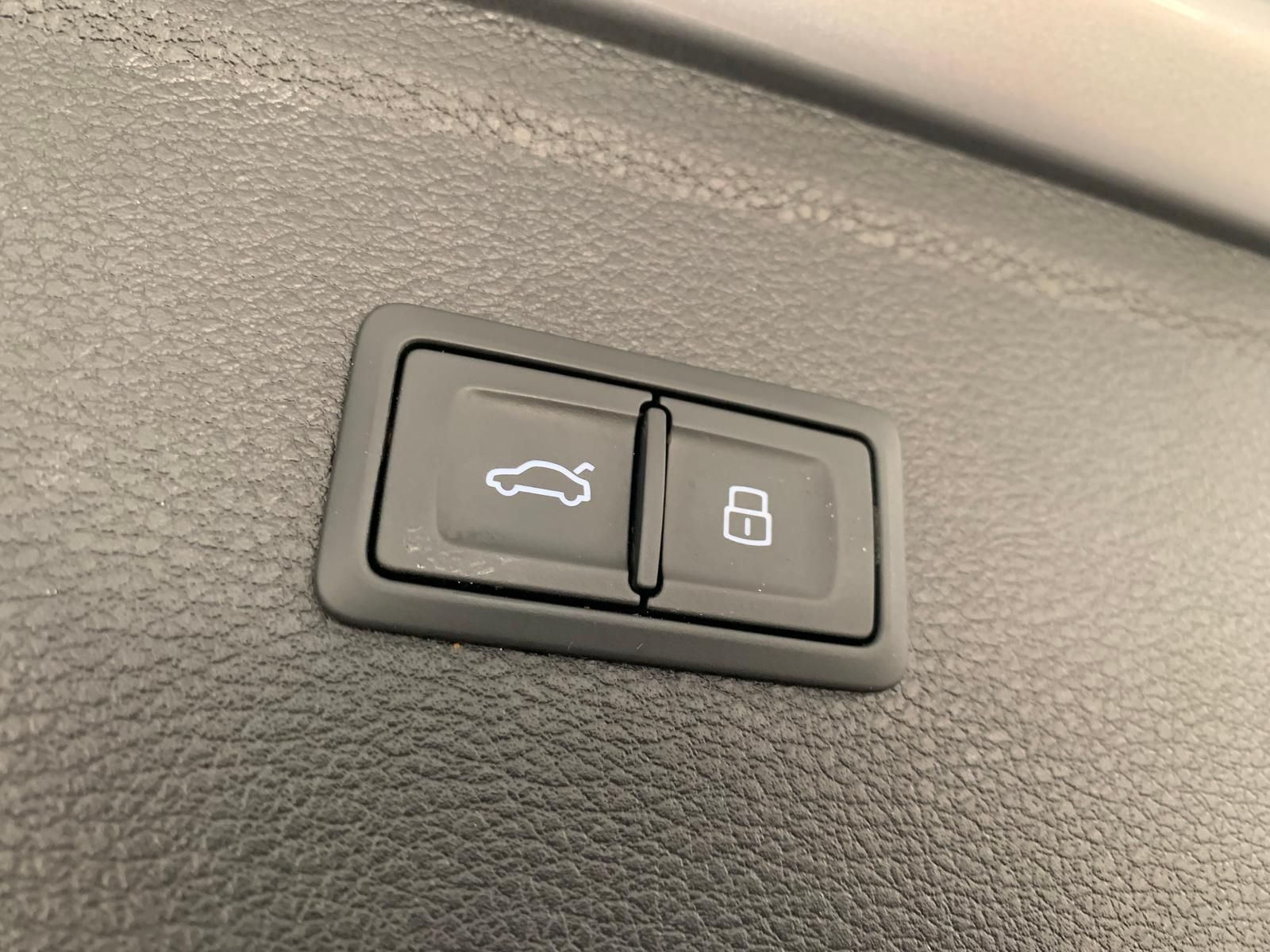 Audi Q5 S-Line BLACK/ACC/VIRTUAL/TRITTBRETT/KAM/AHK