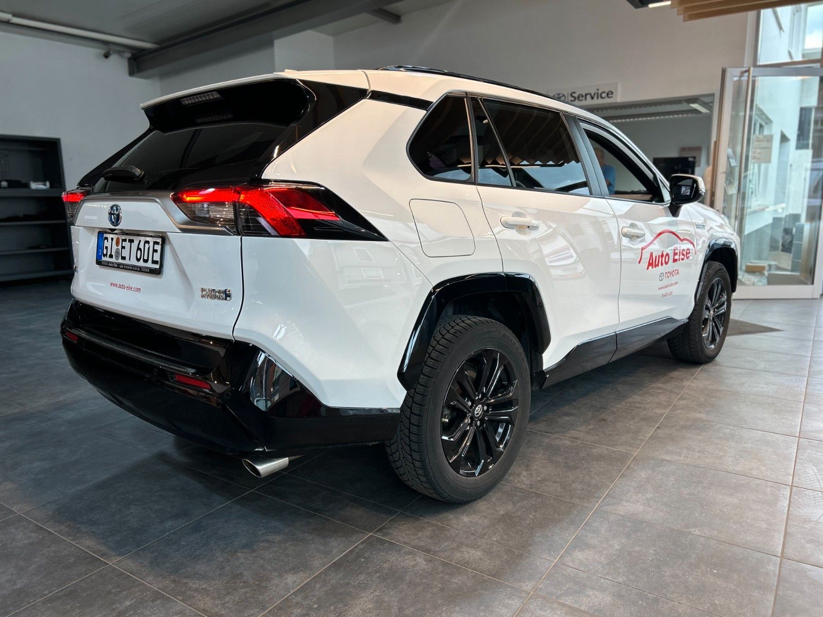 Toyota RAV 4 RAV4 Plug-in Hybrid 4x4 - Samsaru's Car Outlet
