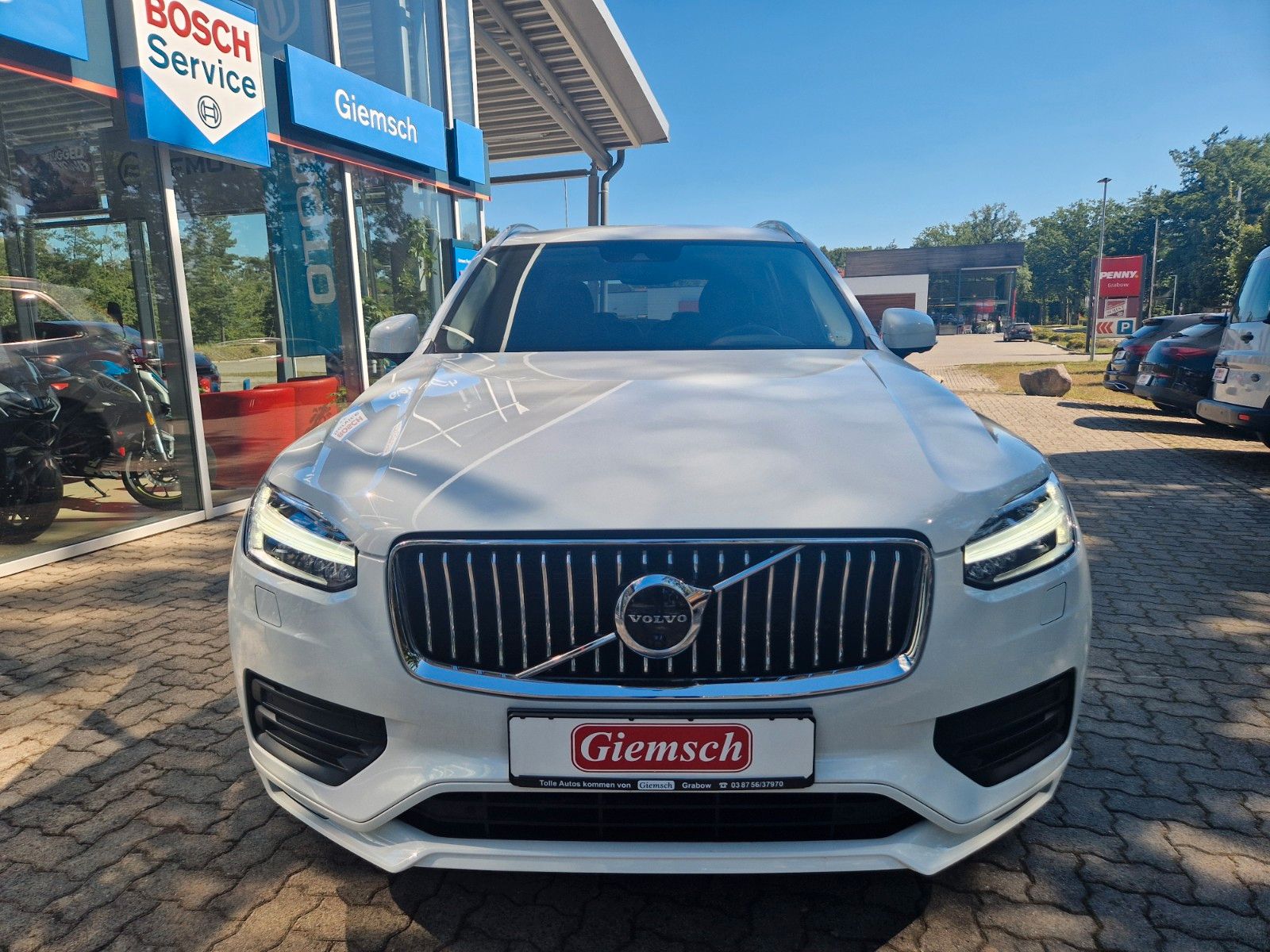 Volvo XC90 Momen Pro AWD D5 AHK 7 Sitze 360° DAB 8fach