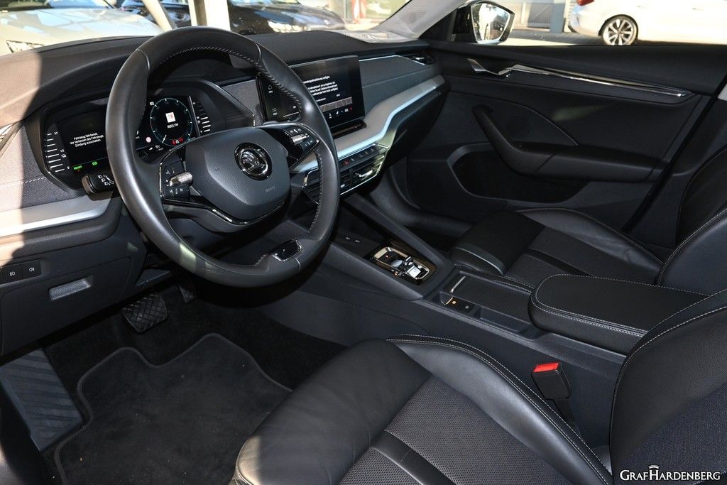 Skoda Octavia Combi 1.4 TSI iV Style iV - Samsaru's Car Outlet