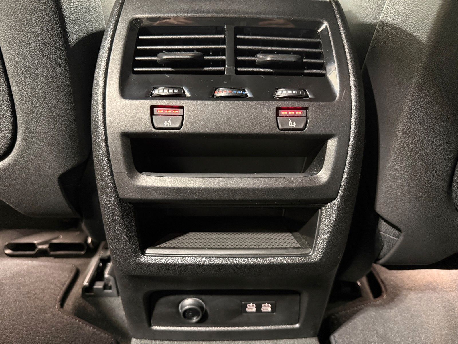 BMW X5 M60i xDrive Standhzg AHK ACC 360° HUD HK Pano