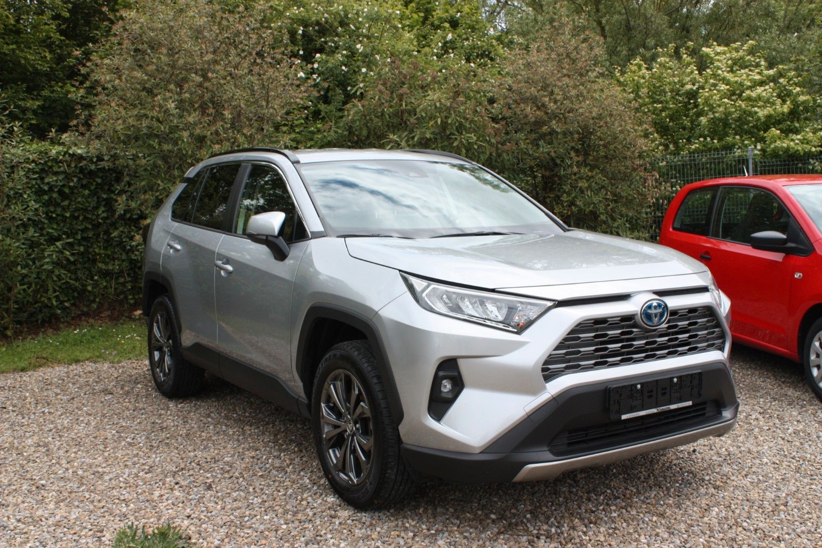 Toyota RAV4 2.5 Hybrid 4x4 - Samsaru's Car Outlet