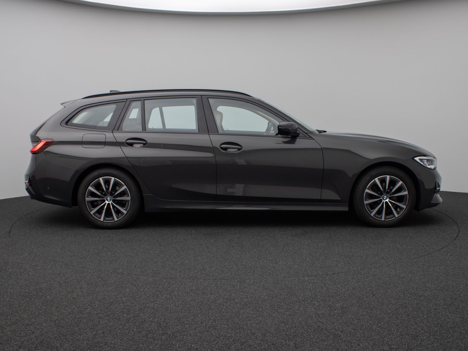 BMW 320d xD Luxury Line - Samsaru's Car Outlet