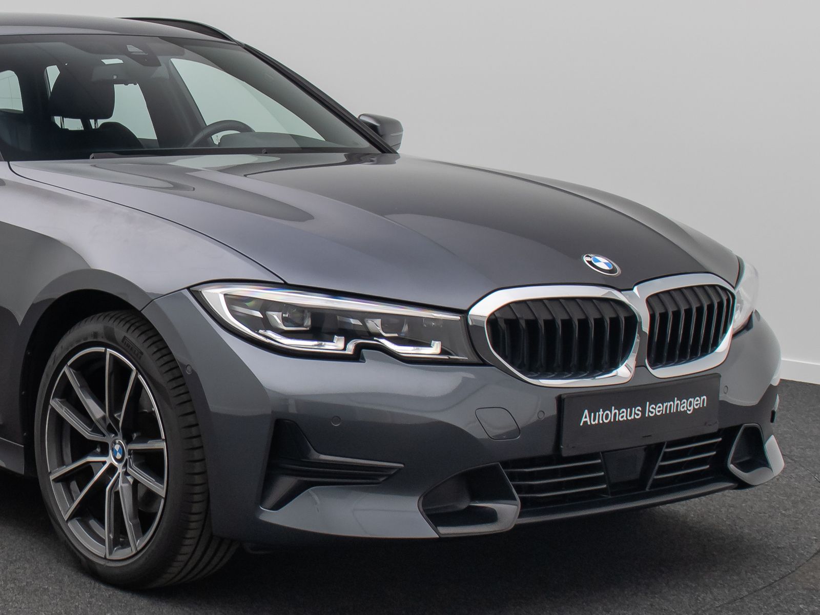 BMW 320i Sport Line - Samsaru's Car Outlet