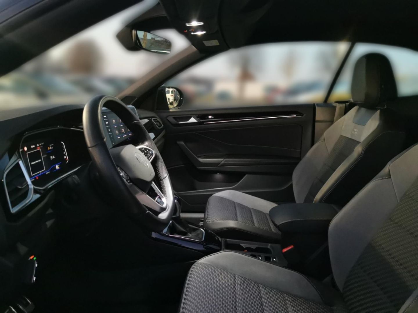 Volkswagen T-Roc R-Line - Samsaru's Car Outlet