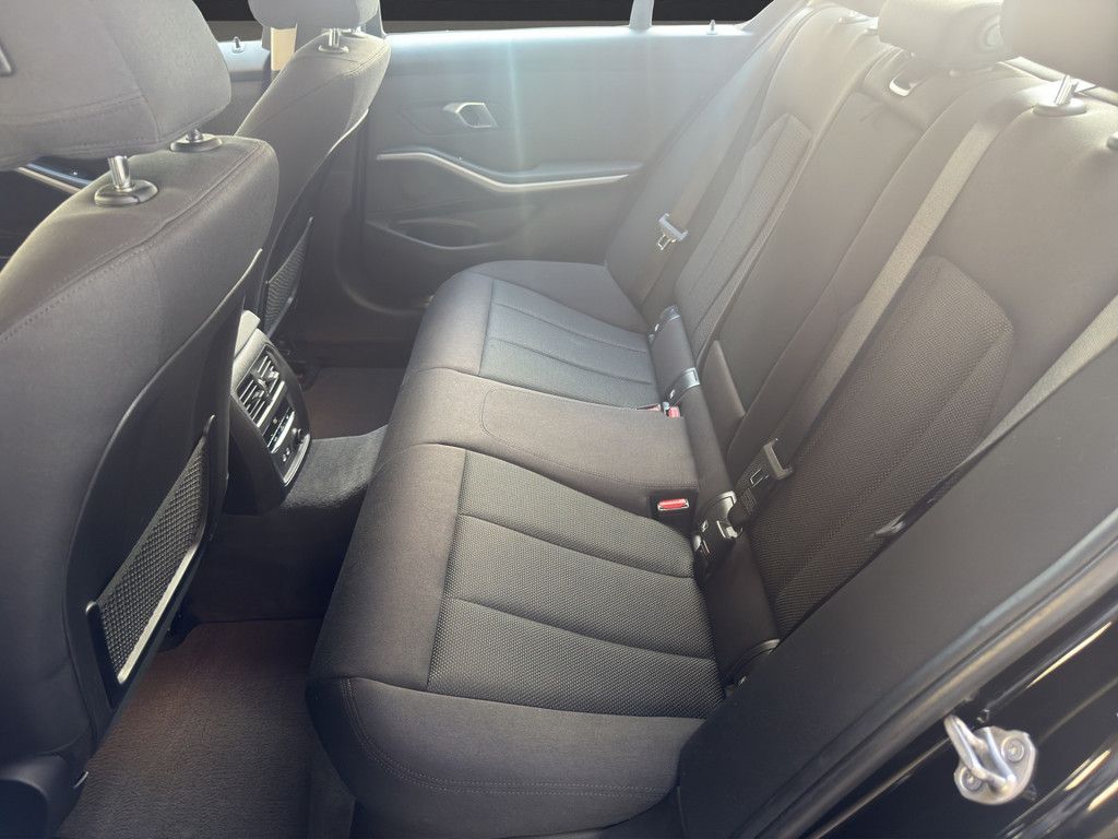 BMW 330e Lim. Advantage - Samsaru's Car Outlet