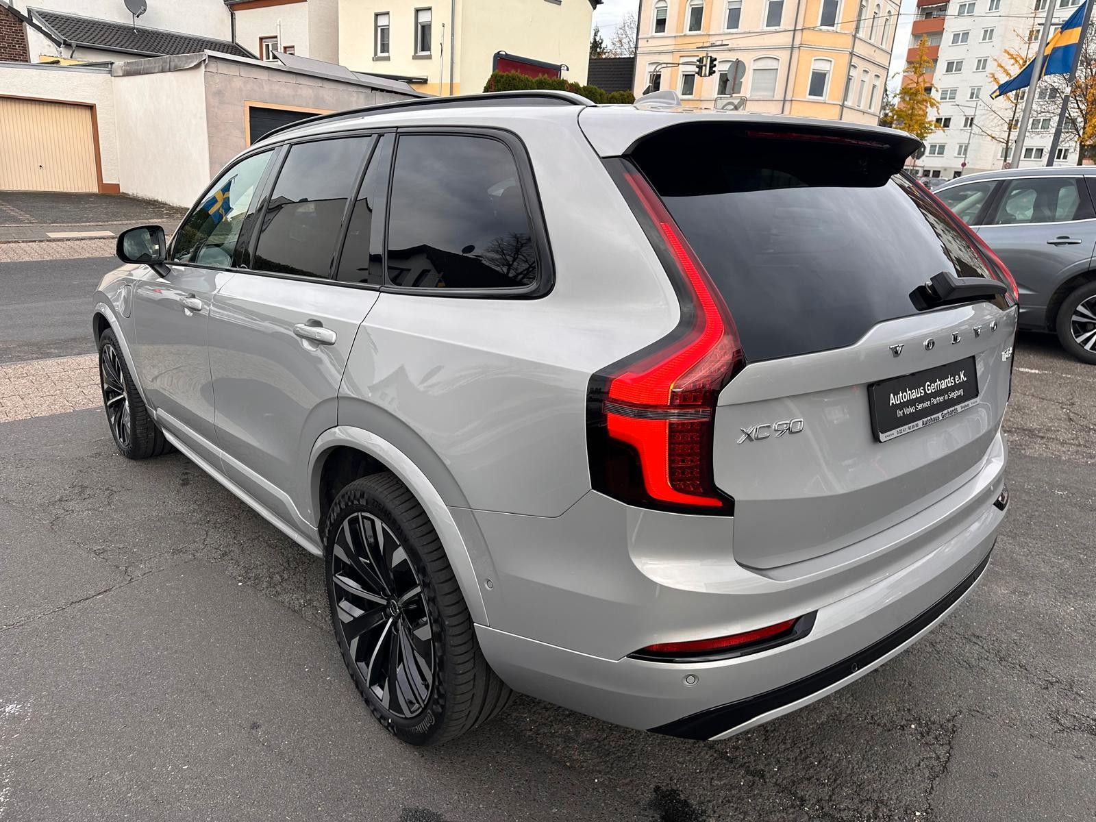 Volvo XC90 T8 AWD Plus Dark Facelift 7Sitzer,AHK,Pano