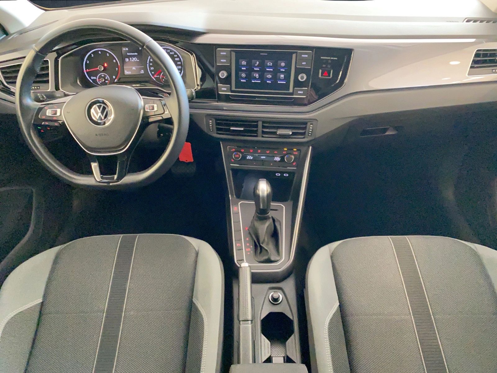 Volkswagen Polo VI Highline - Samsaru's Car Outlet