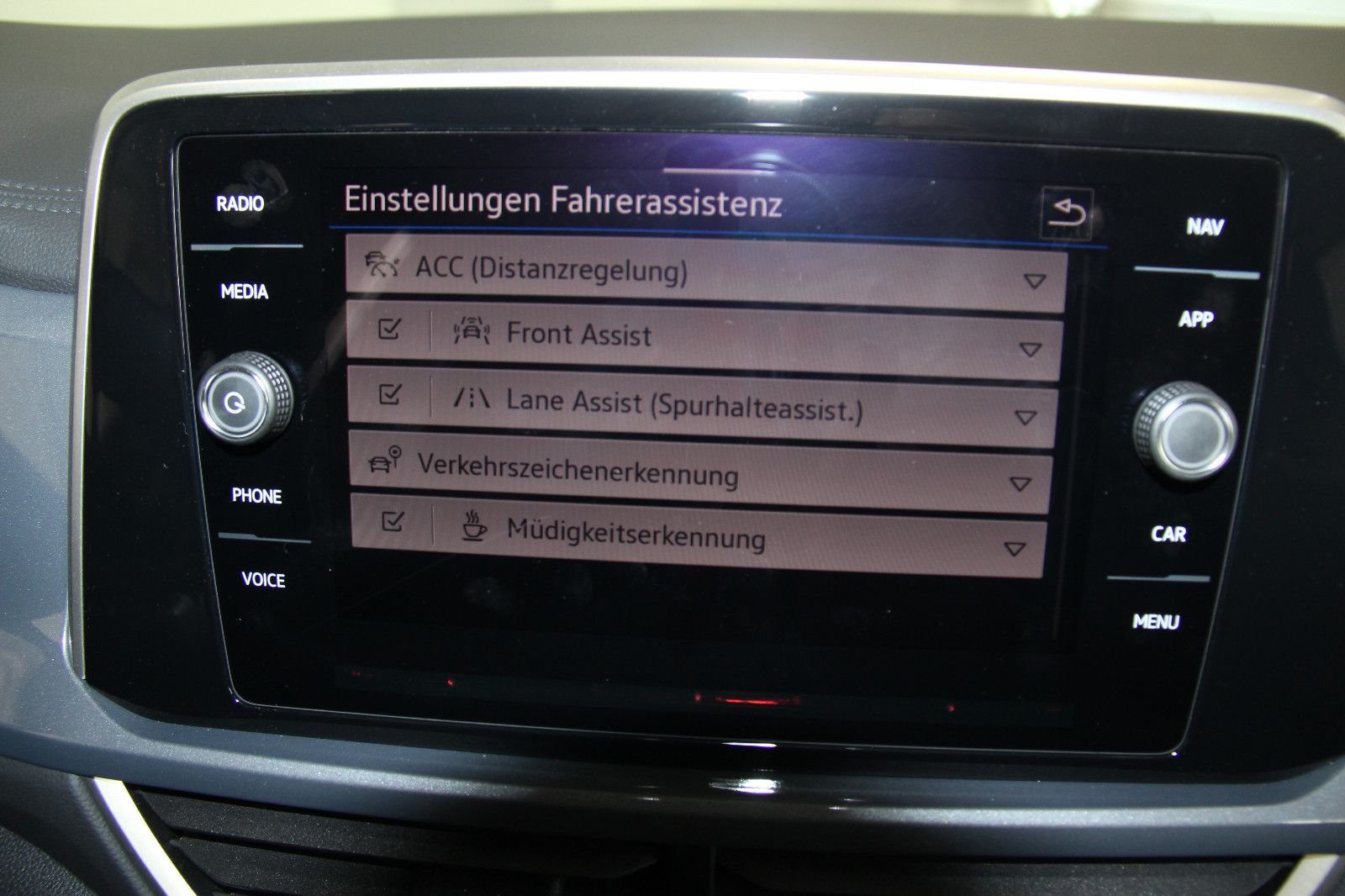 Volkswagen T-Roc Style 1.5 TSI DSG - Samsaru's Car Outlet