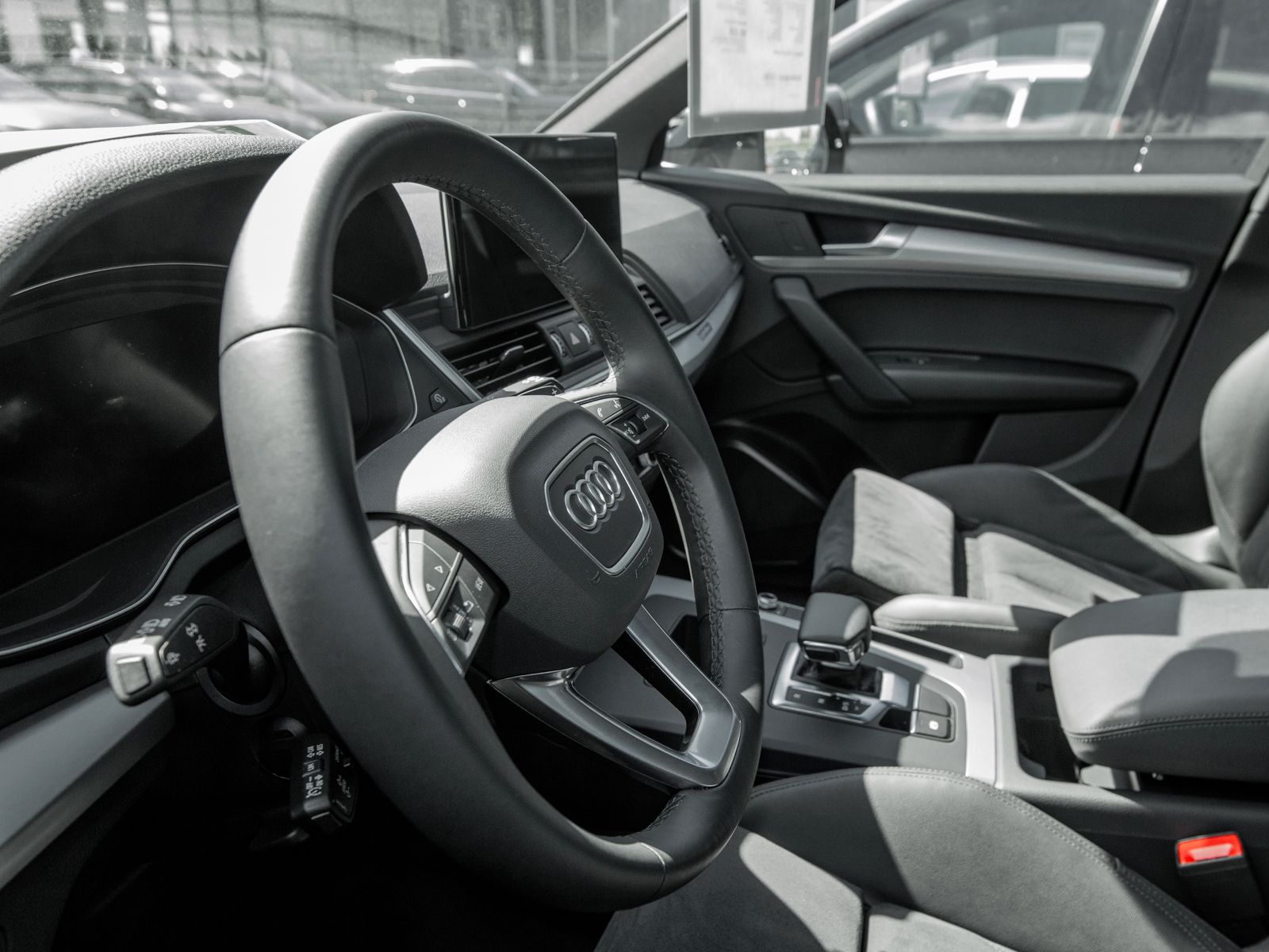 Audi Q5 Sportback 40 TDI quattro S-line - Samsaru's Car Outlet