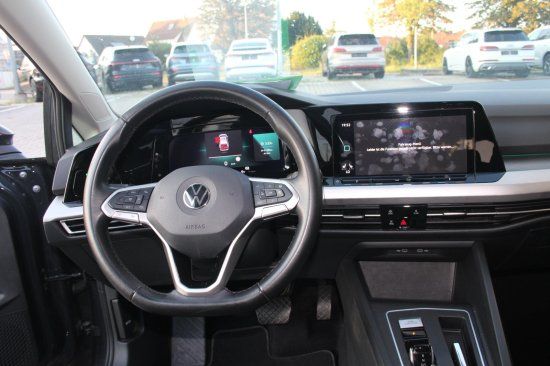 Volkswagen Golf VIII Variant 1.5 eTSI Life DSG - Samsaru's Car Outlet
