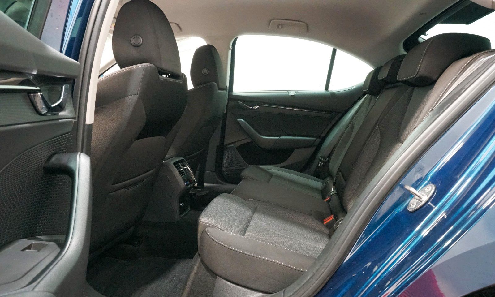 Skoda Octavia Lim. Ambition 2.0TDI*AHK*ACC*RfK*Massage