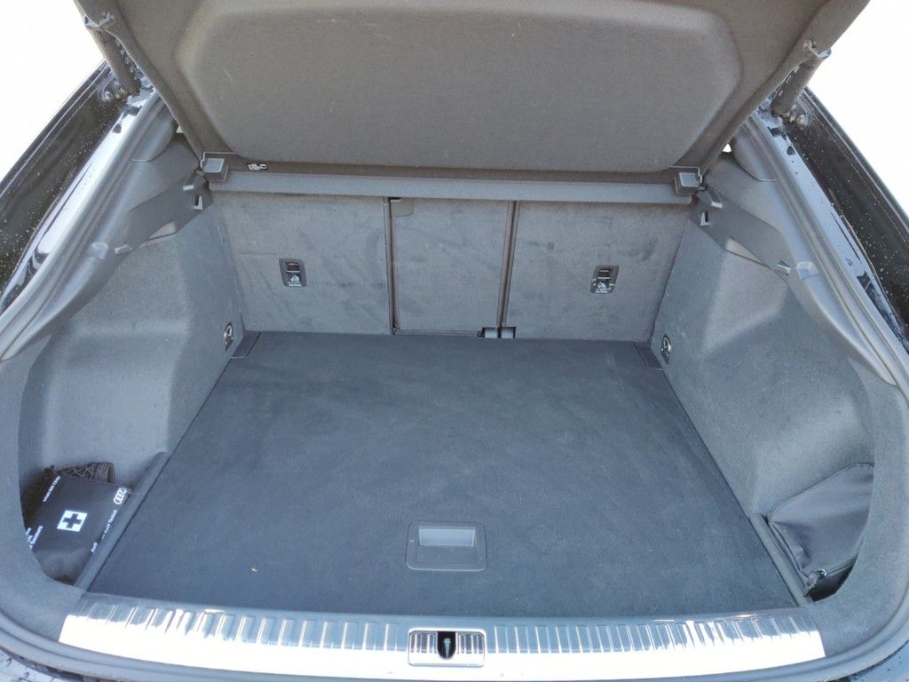 Audi Q3 Sportback 45 TFSI quattro S line - Samsaru's Car Outlet
