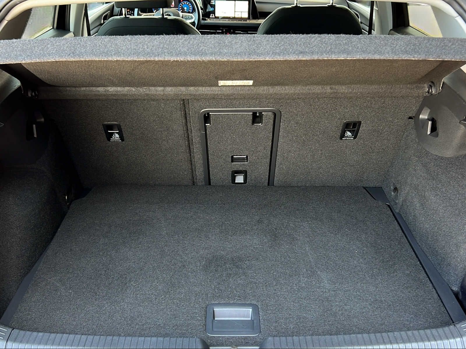 Volkswagen Golf VIII 1.5 TSI United - Samsaru's Car Outlet