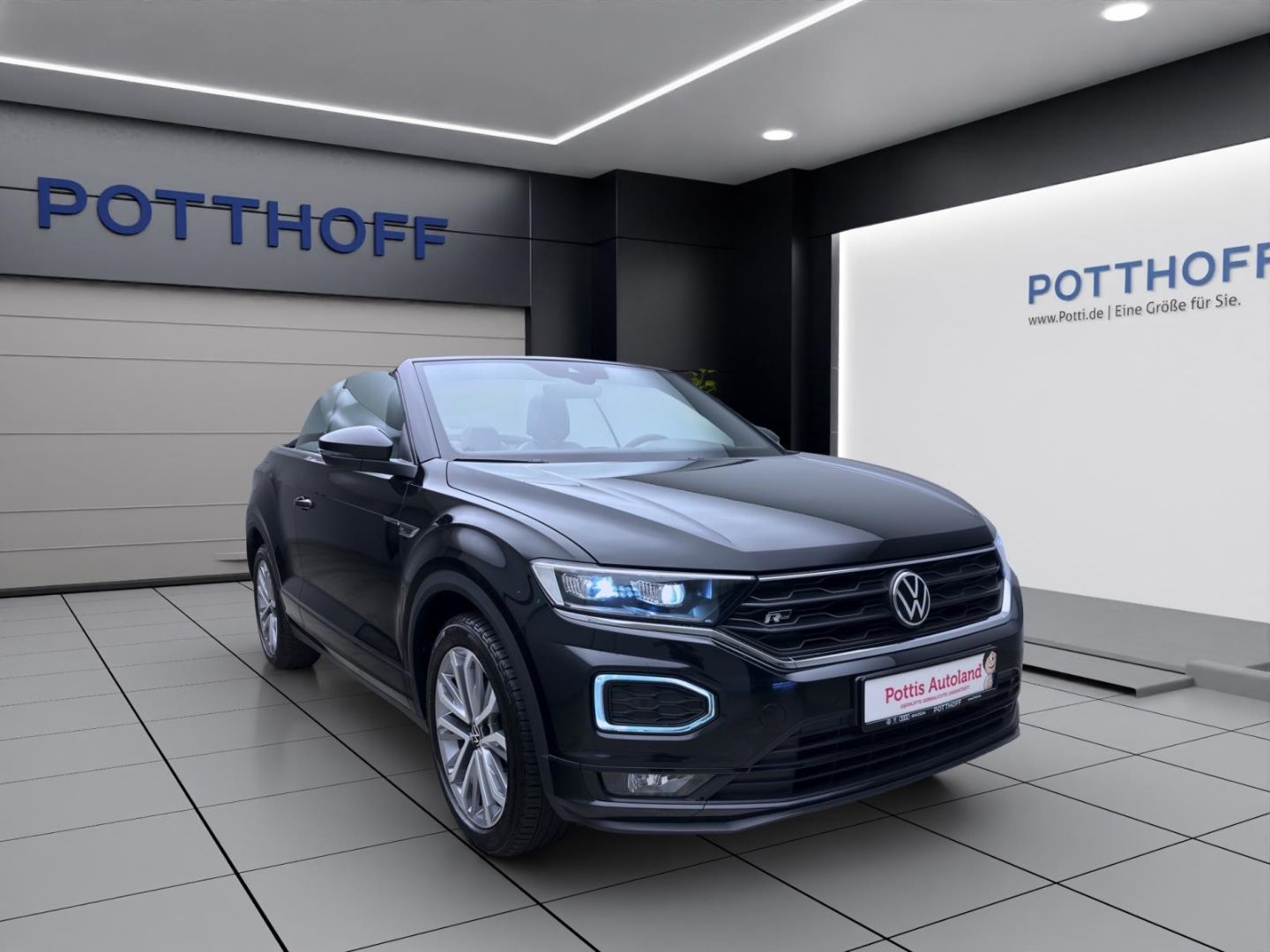 Volkswagen T-Roc 1.5 TSI R-LINE - Samsaru's Car Outlet