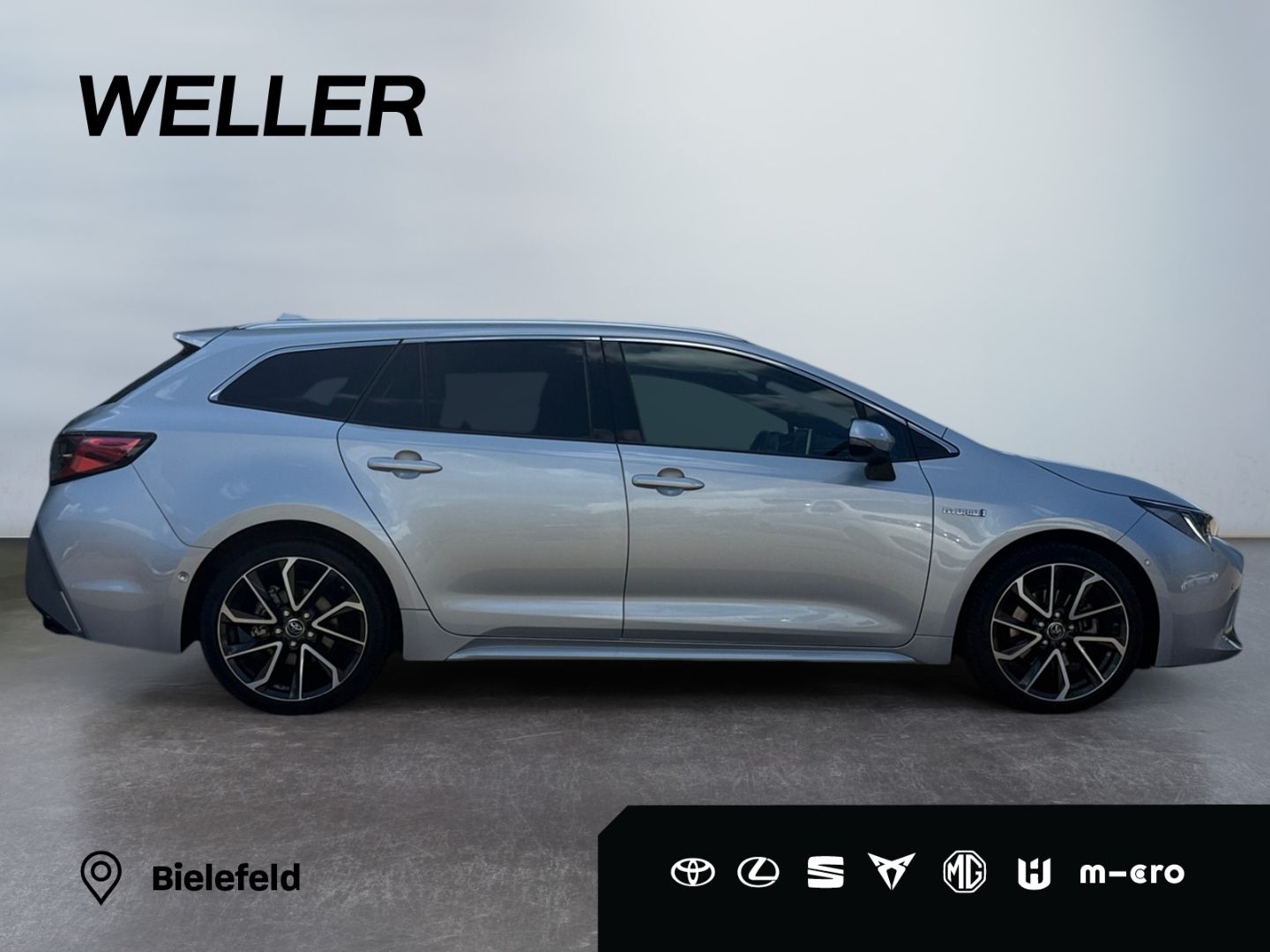 Toyota Corolla 2.0 Hybrid TS Lounge - Samsaru's Car Outlet