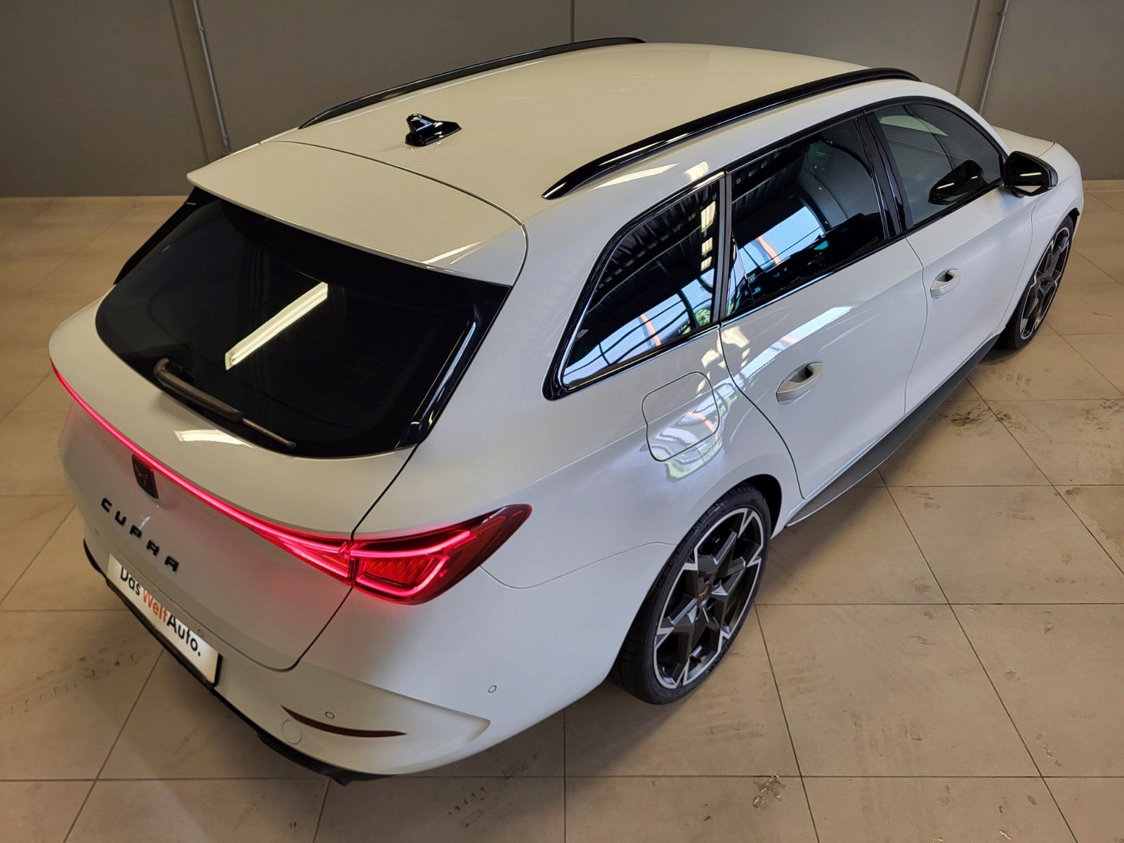 Cupra Leon VZ 2.0 TSI DSG 4Drive - Samsaru's Car Outlet