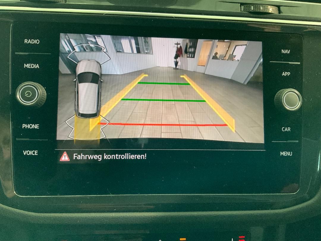 Volkswagen Tiguan R-Line 2.0 TDI 4 Motion - Samsaru's Car Outlet