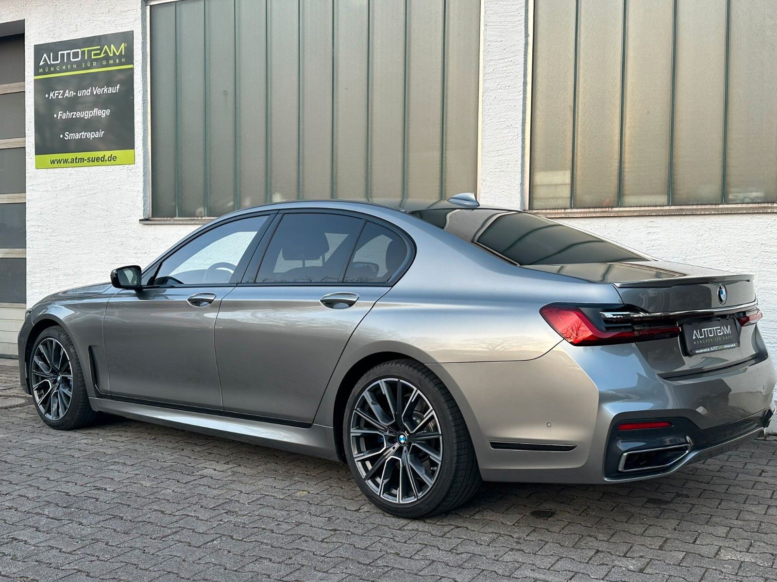 BMW 750i xDrive*M Sport*20 Zoll*Massage*Std Hzg*H/K*