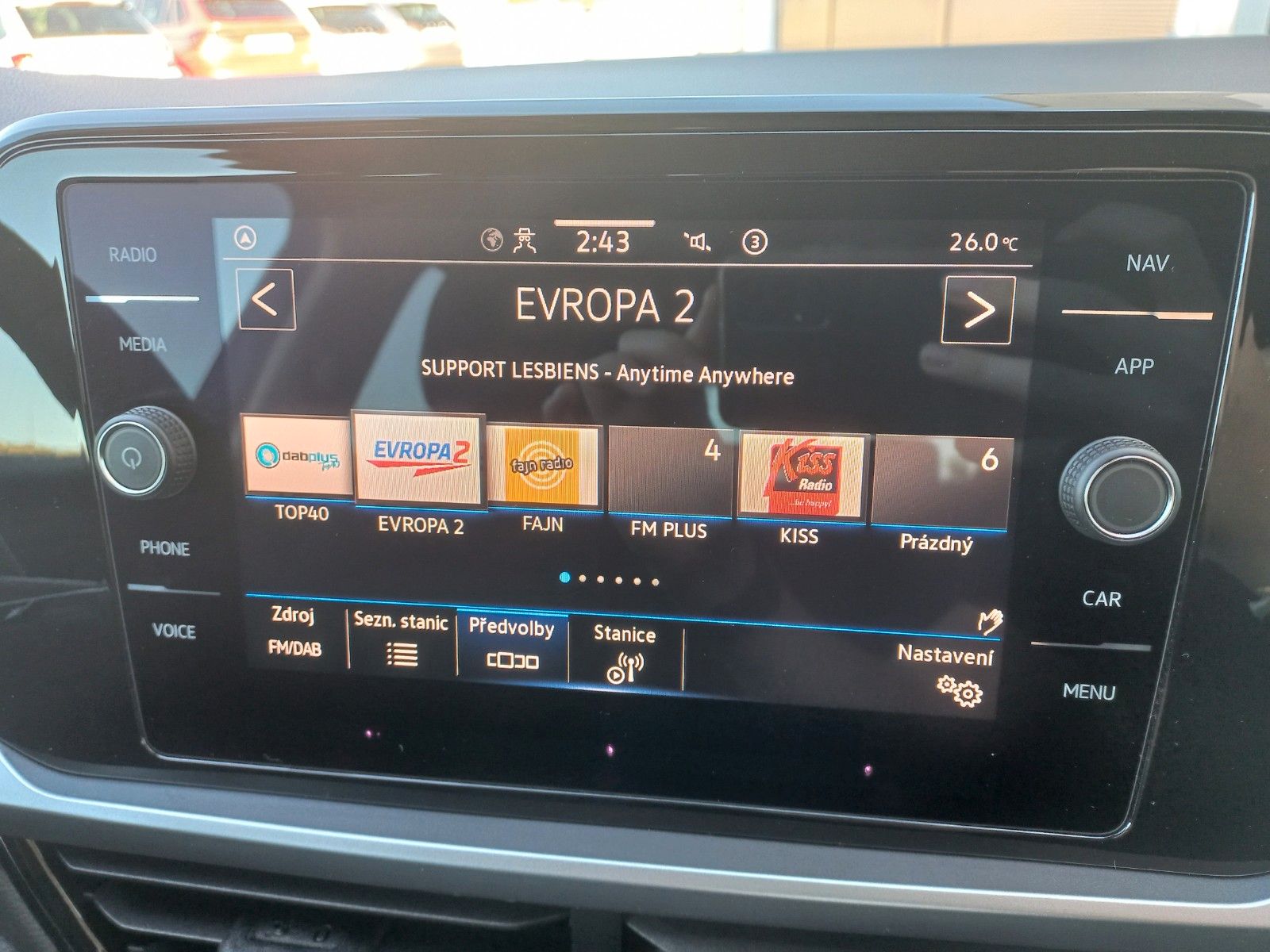 Volkswagen T-Roc Life - Samsaru's Car Outlet