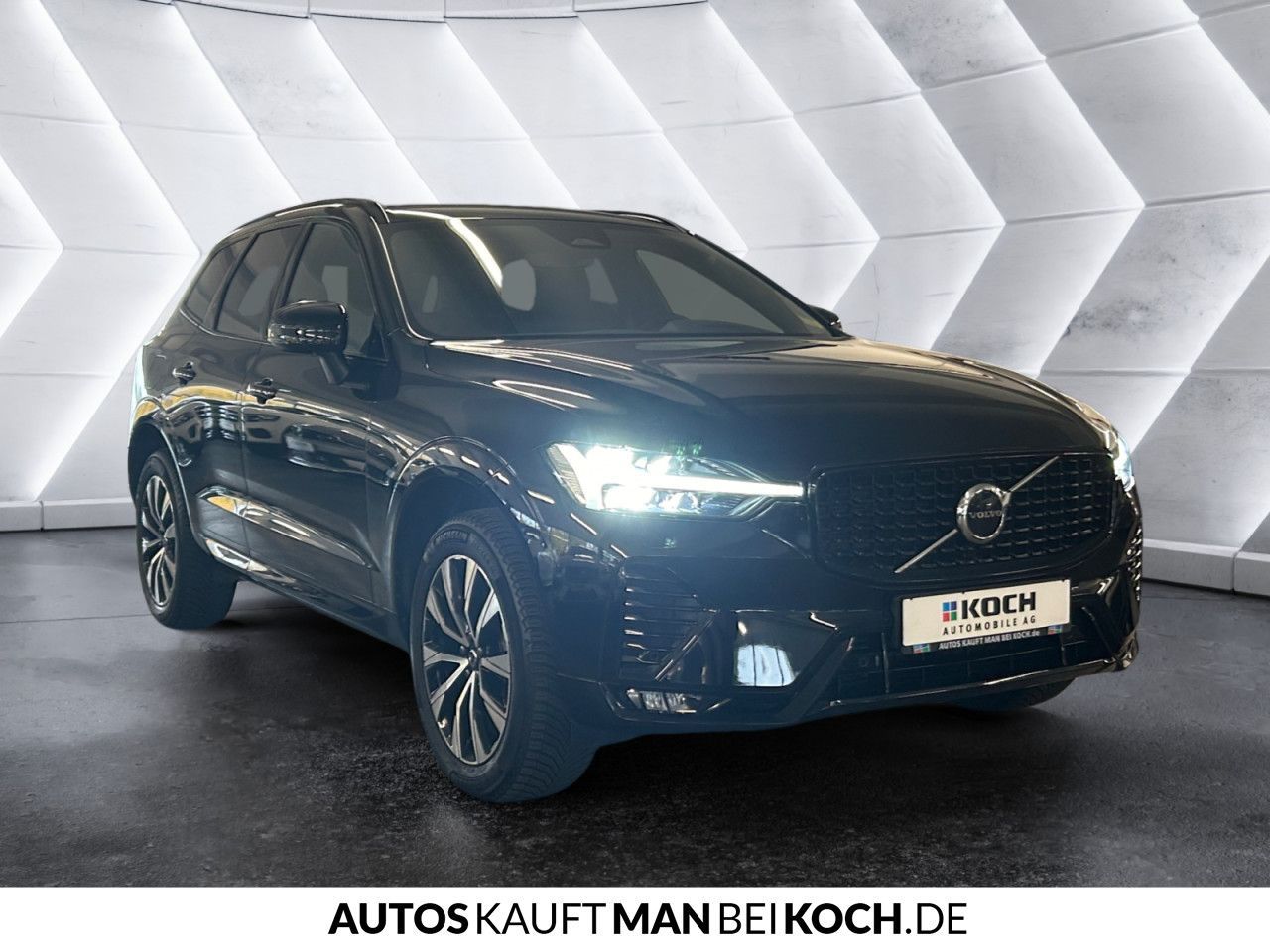 Volvo XC60 B5 AWD PlusDark ACC BLIS AHK VLED 4xSHz H&K